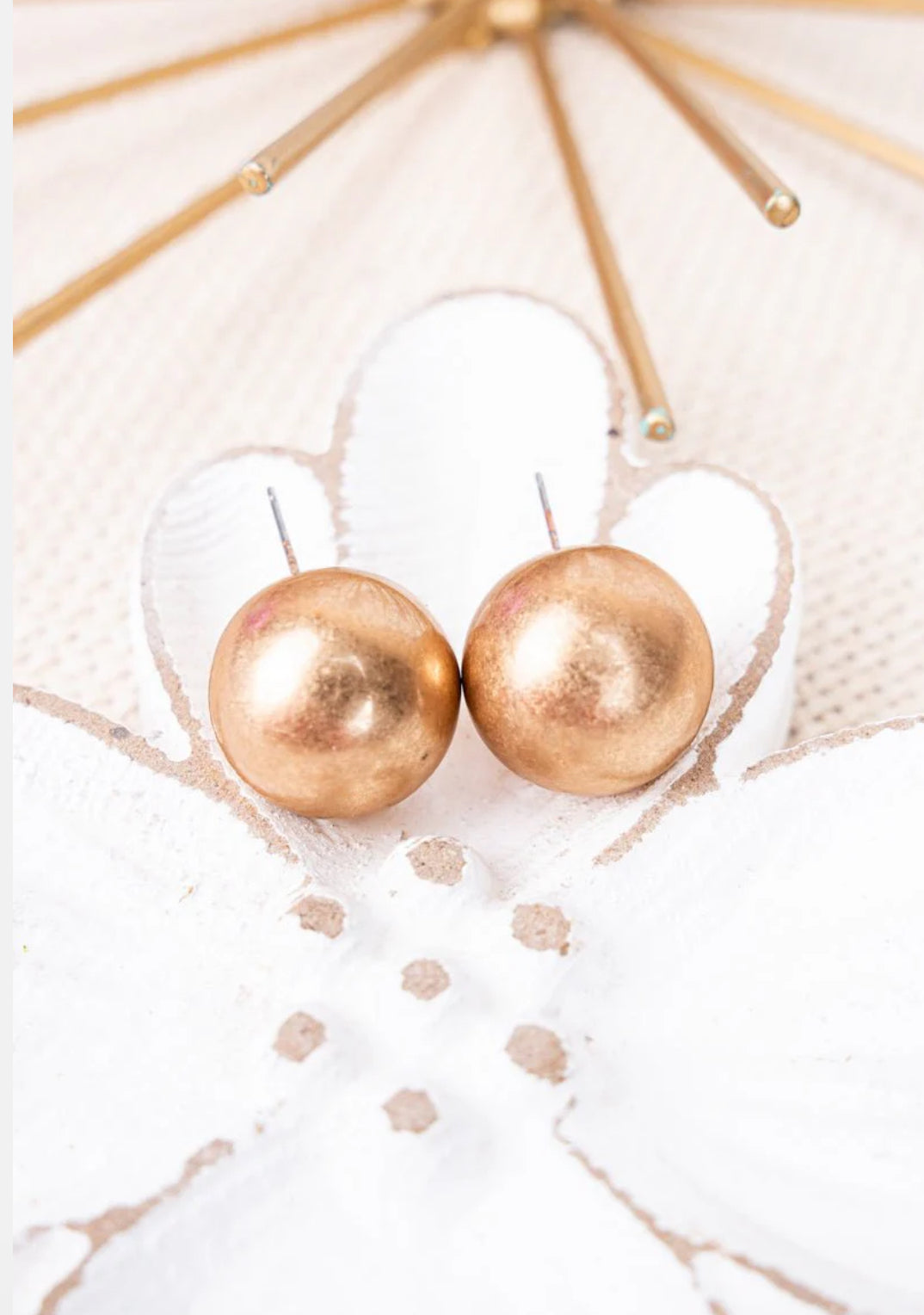 Wilma Worn Gold Pearl Stud Earrings